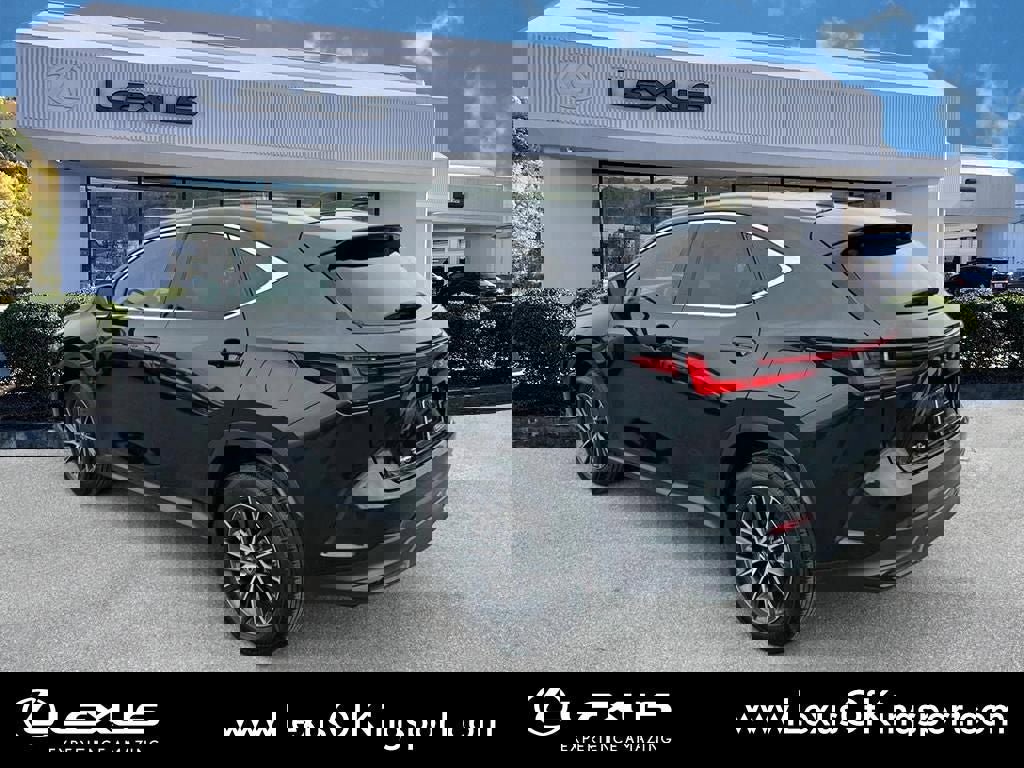 Used 2025 Lexus NX 250 FWD w/ Towing Package (2000 Lbs) image 3