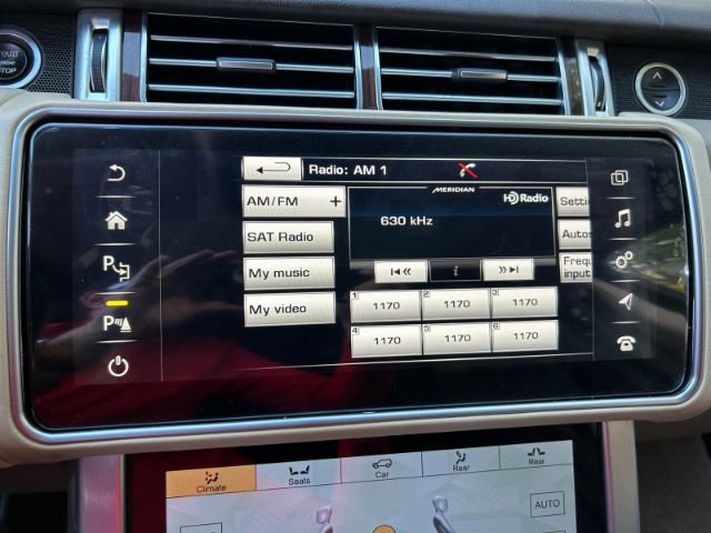 Used 2016 Land Rover Range Rover HSE image 12