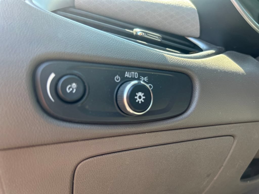 Used 2022 Chevrolet Malibu LT FWD image 20