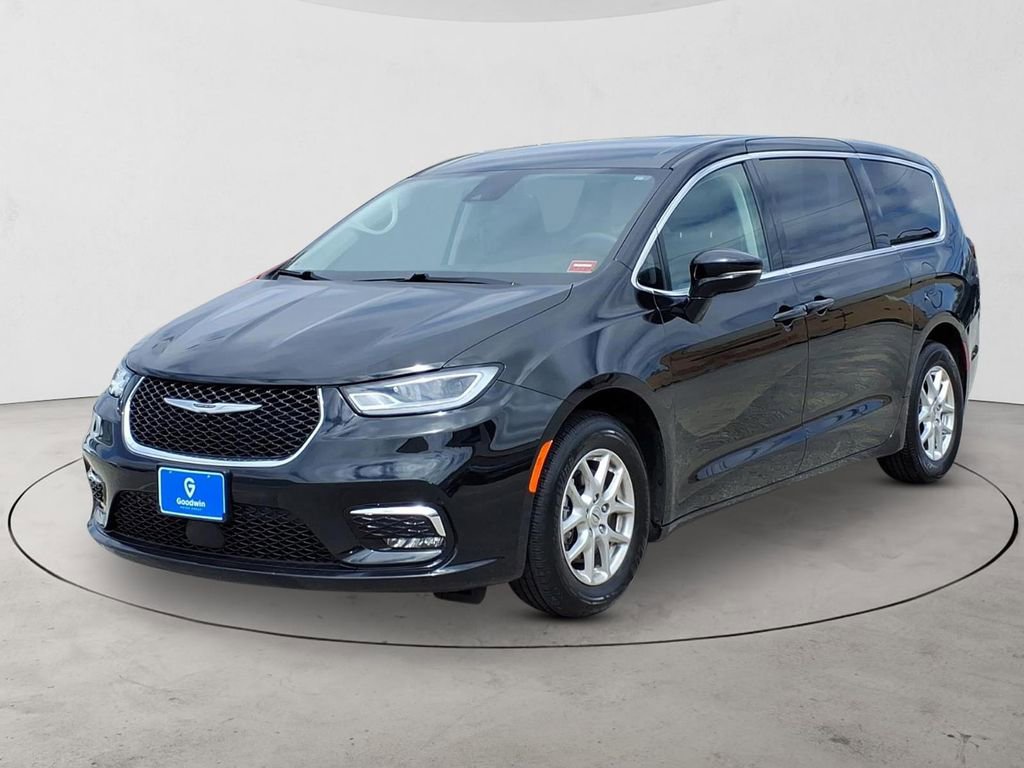 Used 2024 Chrysler Pacifica Touring-L FWD image 1