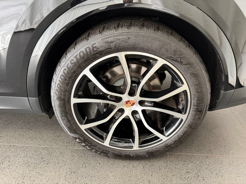 Certified 2026 Porsche Cayenne Coupe AWD/4WD image 11