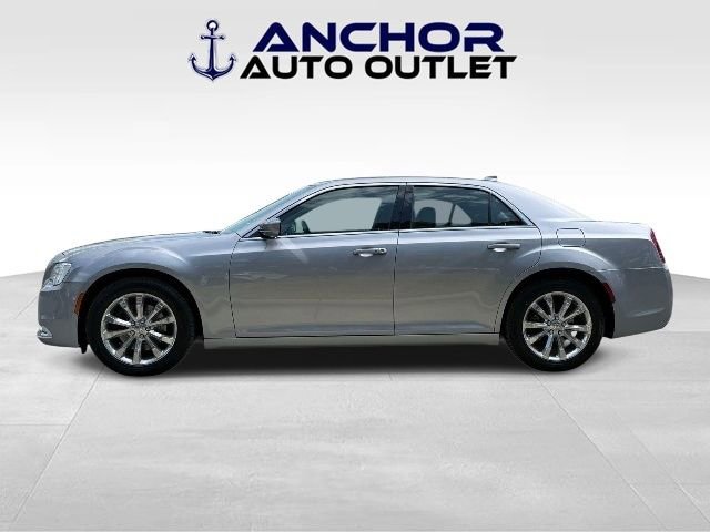 Used 2015 Chrysler 300 Limited w/ Driver Convenience Group image 5