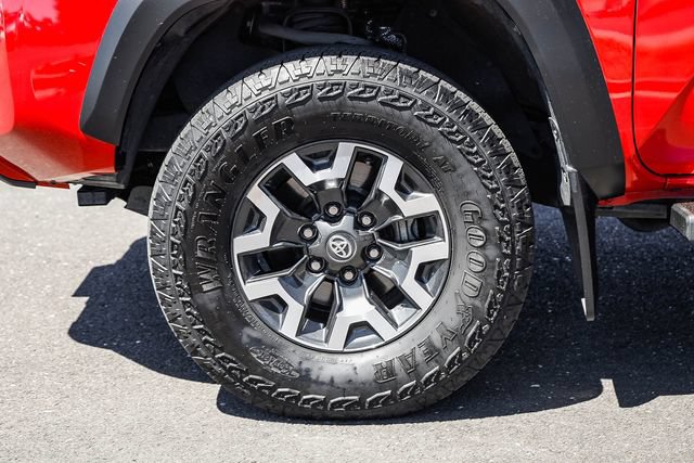 Used 2022 Toyota Tacoma TRD Off-Road AWD/4WD image 11