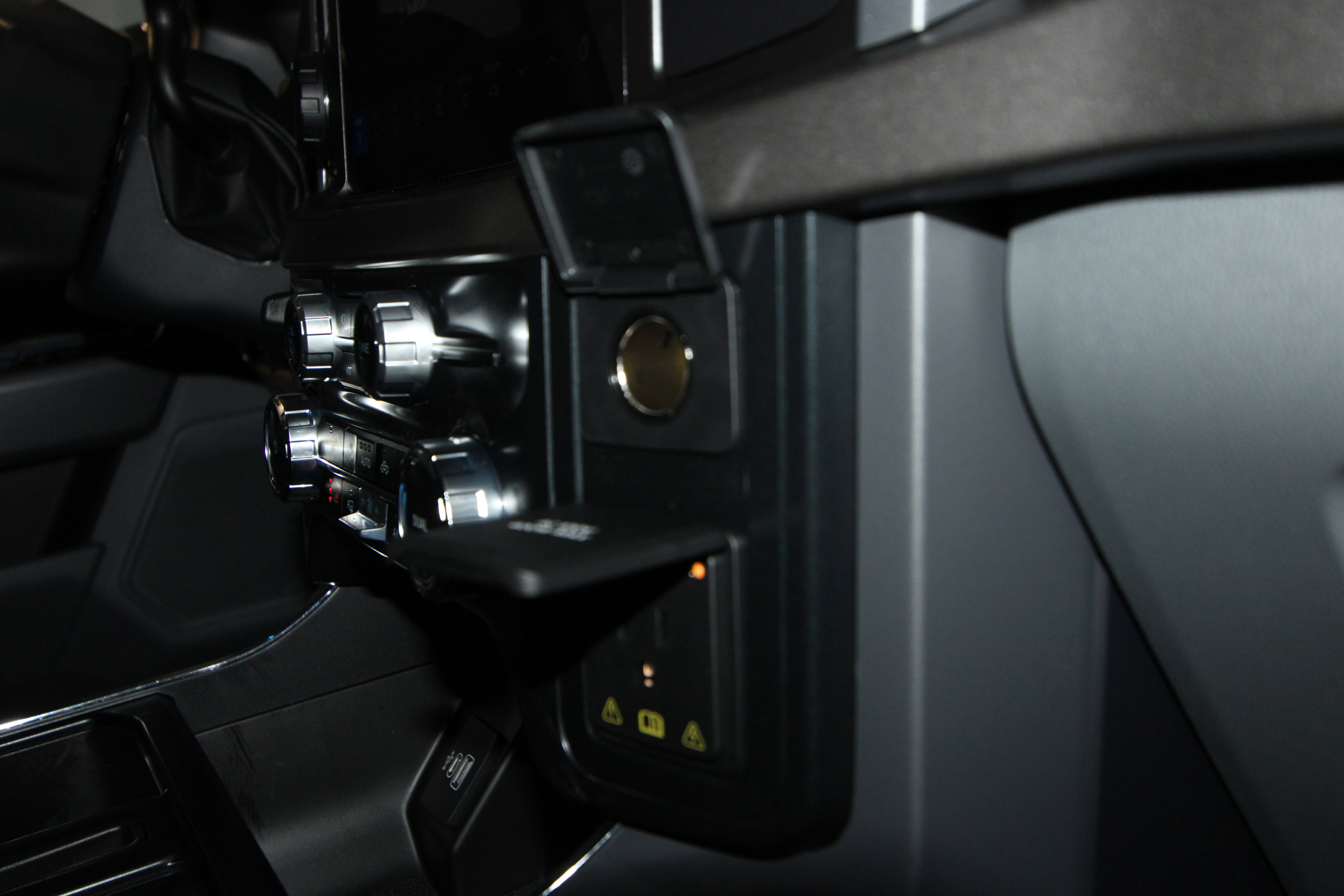 New 2026 Ford F150 XLT w/ Equipment Group 302A MID AWD/4WD image 19