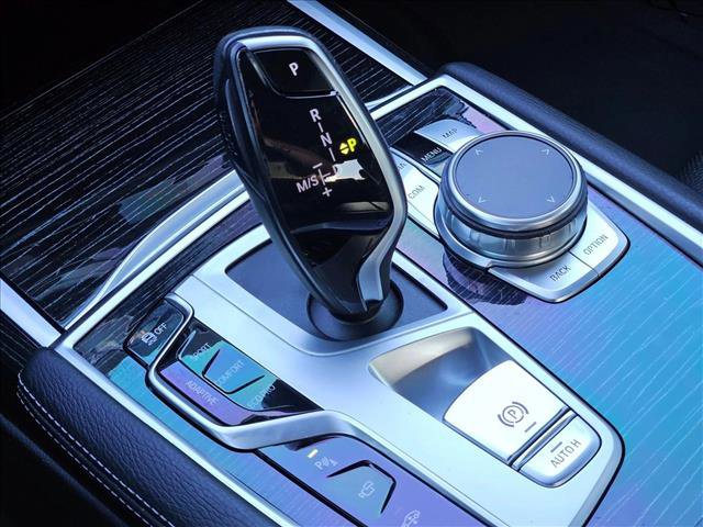 Used 2022 BMW 740i 740i w/ M Sport Package image 12