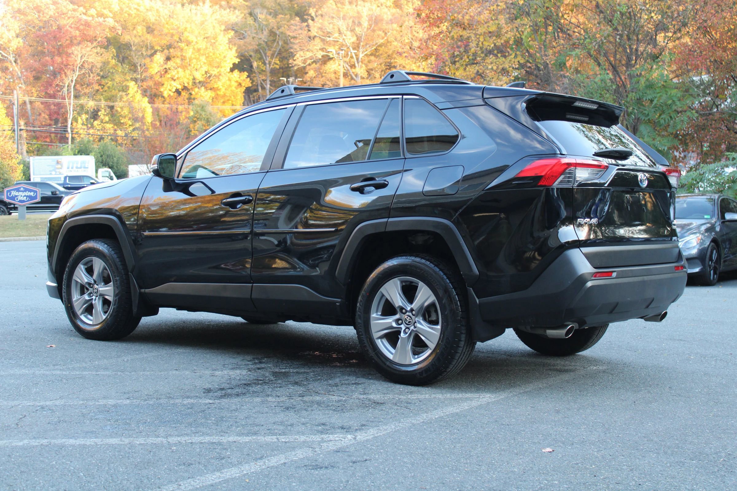 Used 2023 Toyota RAV4 XLE image 4