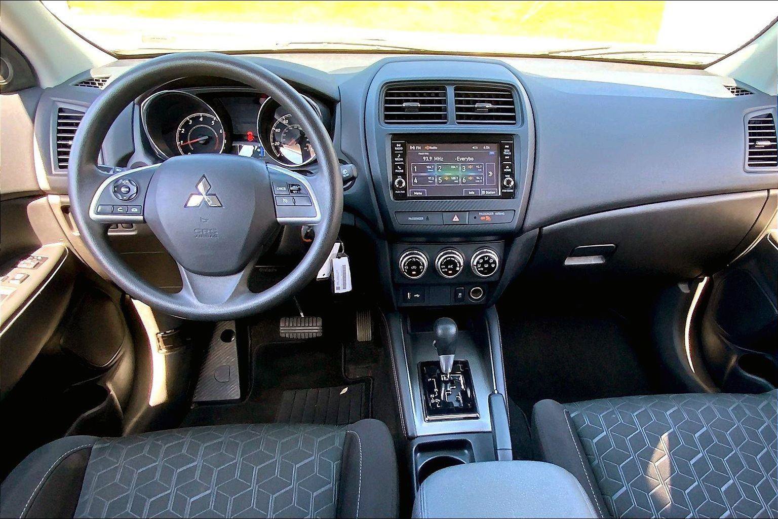 Used 2025 Mitsubishi Outlander Sport ES AWD/4WD image 11