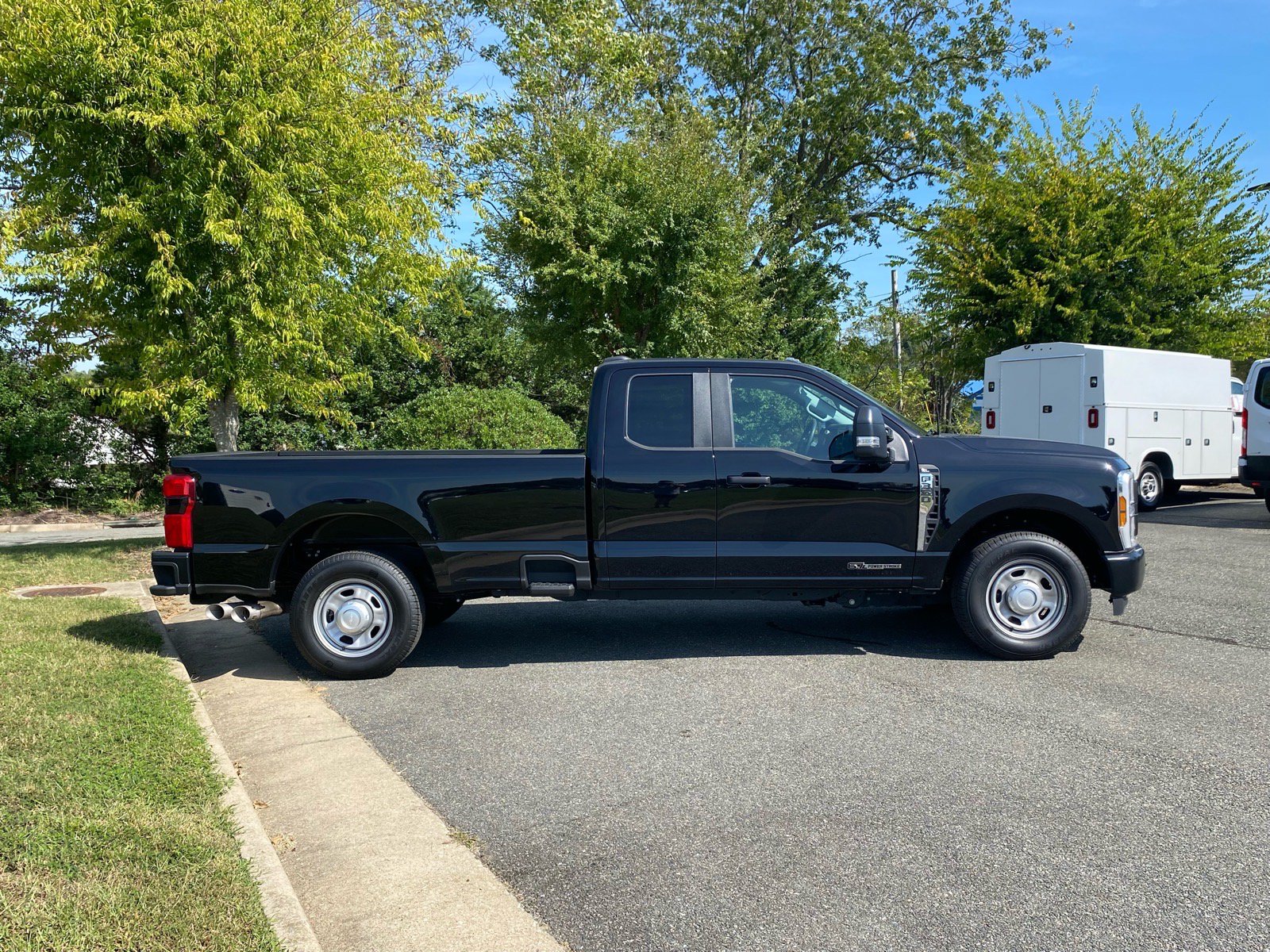 Certified 2024 Ford F350 XL w/ 360-Degree Camera Package RWD image 3