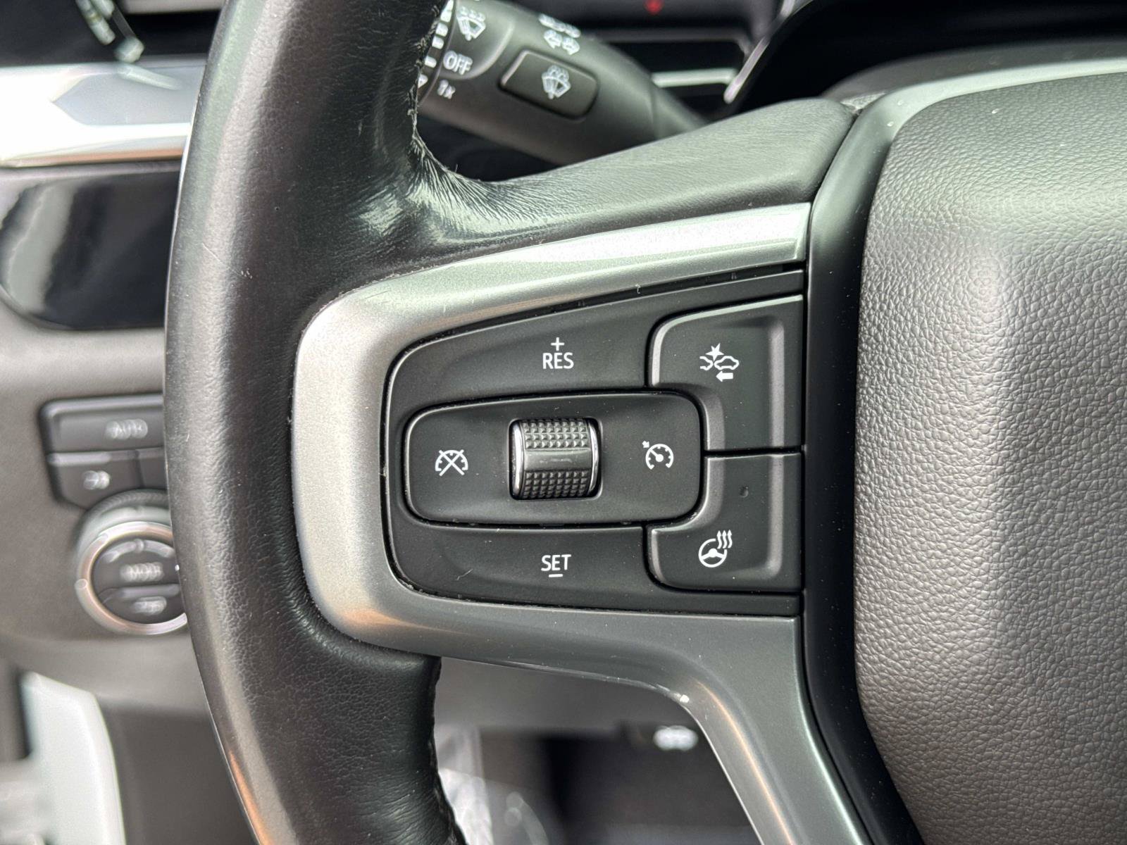 Used 2022 Chevrolet Silverado 1500 LT AWD/4WD image 10