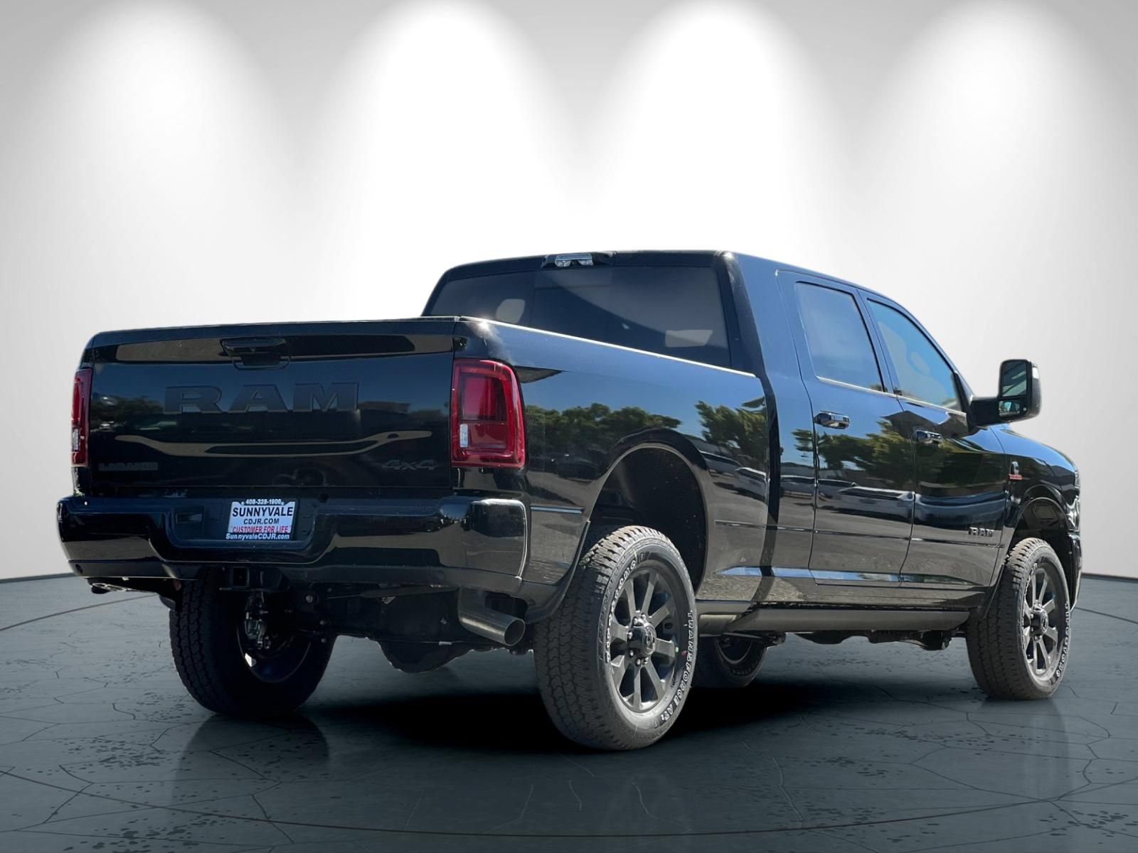 New 2026 RAM 2500 Laramie AWD/4WD image 4