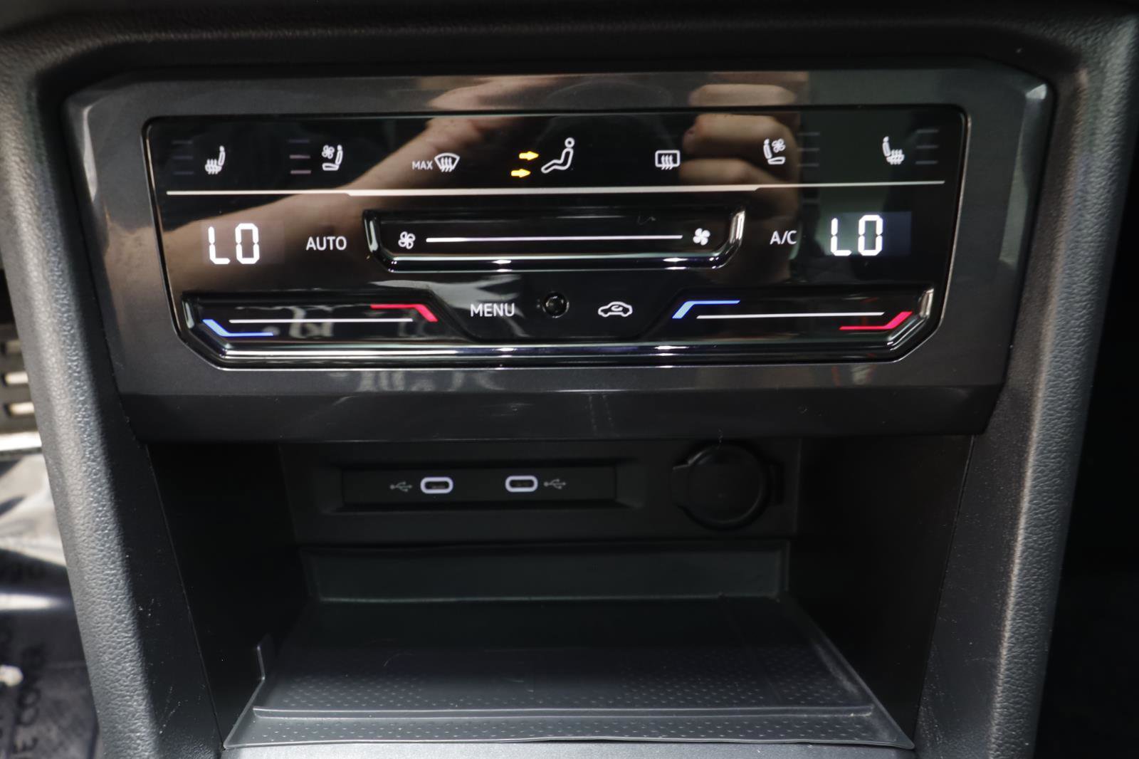 Used 2023 Volkswagen Tiguan SEL R-Line image 12