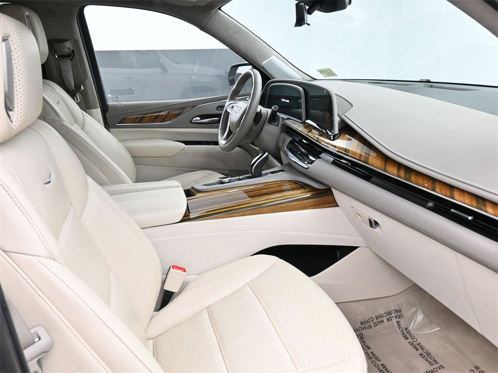 Used 2022 Cadillac Escalade ESV Premium Luxury Platinum image 2