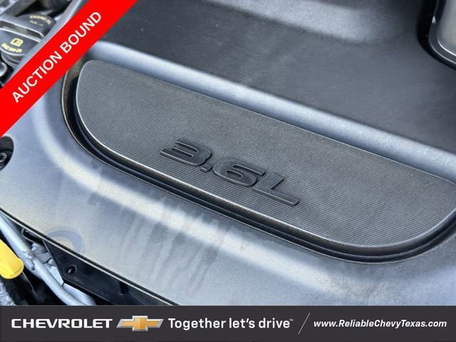 Used 2025 Chrysler Pacifica Select FWD image 40