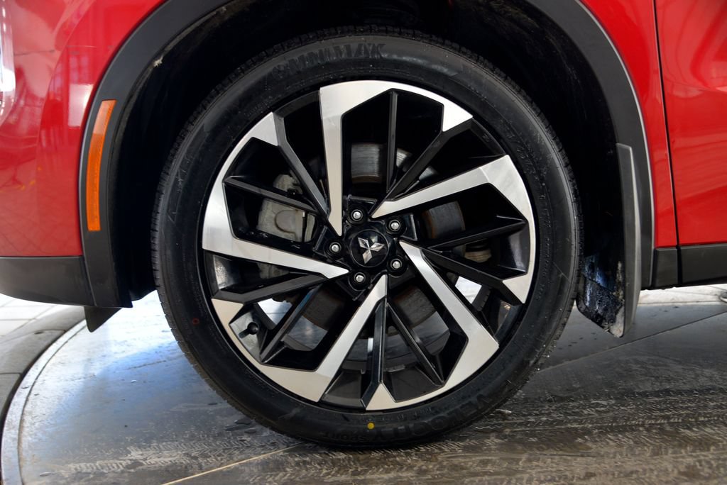 Used 2023 Mitsubishi Outlander SE AWD/4WD image 11
