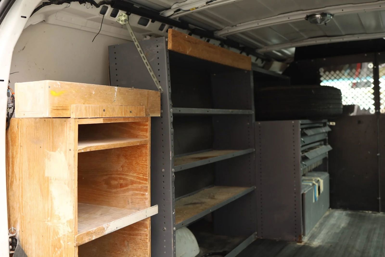 Used 2013 Chevrolet Express 2500 image 30