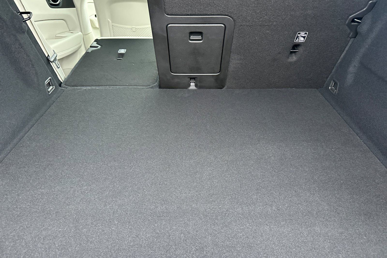 New 2026 Volvo XC60 T8 Ultra w/ Protection Package Premier image 17