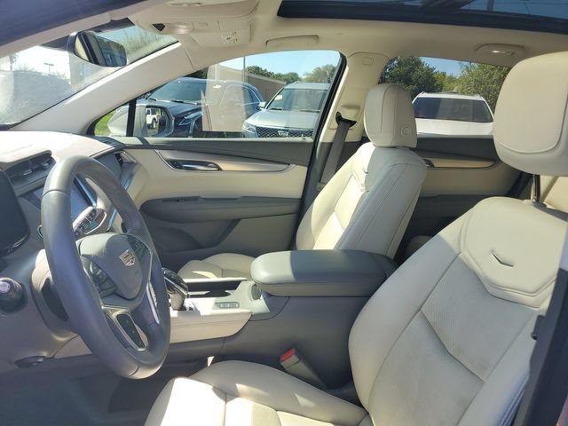 Certified 2018 Cadillac XT5 Luxury w/ Driver Awareness Package AWD/4WD image 17