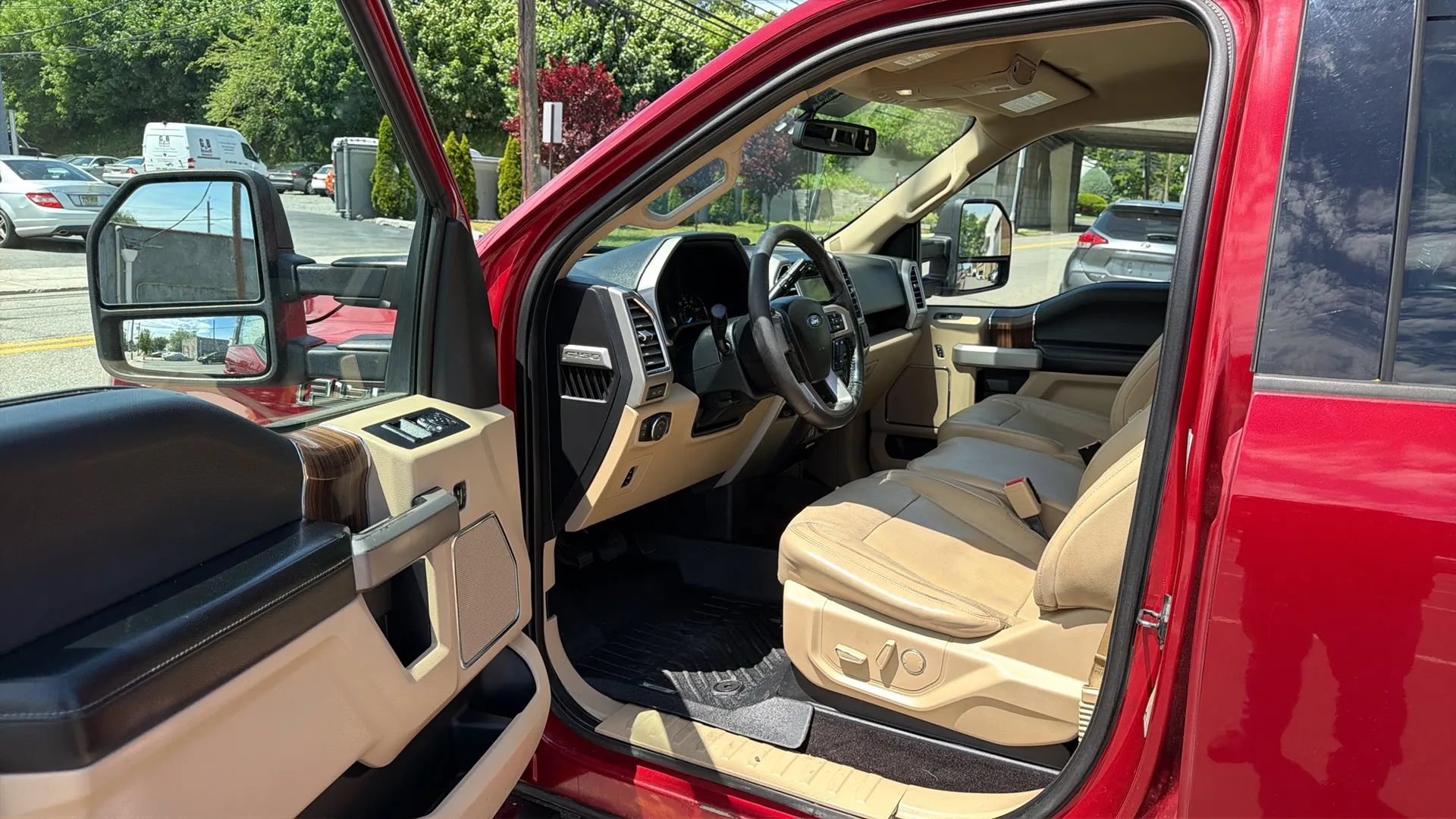 Used 2016 Ford F150 Lariat w/ Heavy-Duty Payload Package AWD/4WD image 22