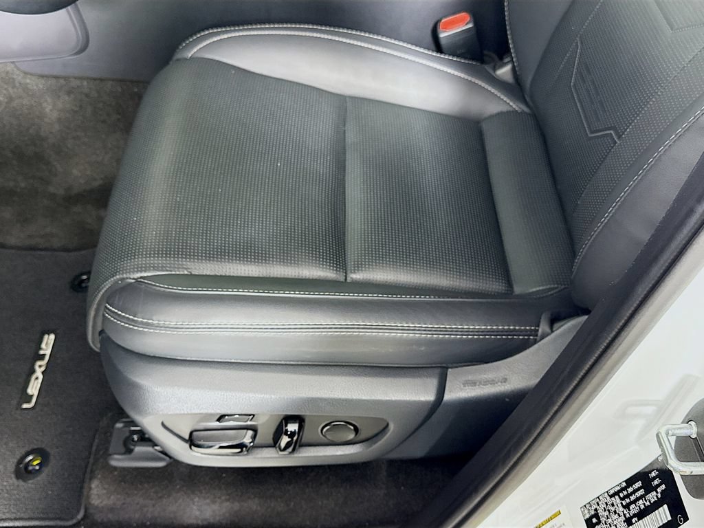 Used 2024 Lexus GX 550 w/ Accessory Package (31) AWD/4WD image 20