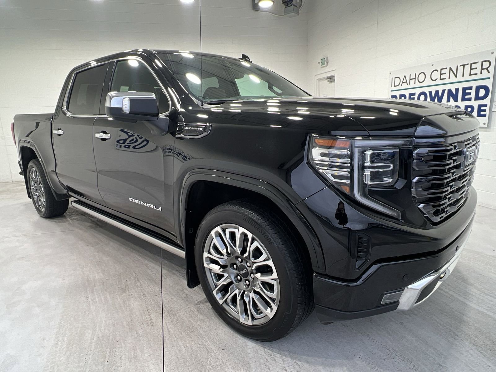Used 2024 GMC Sierra 1500 Denali Ultimate AWD/4WD image 2