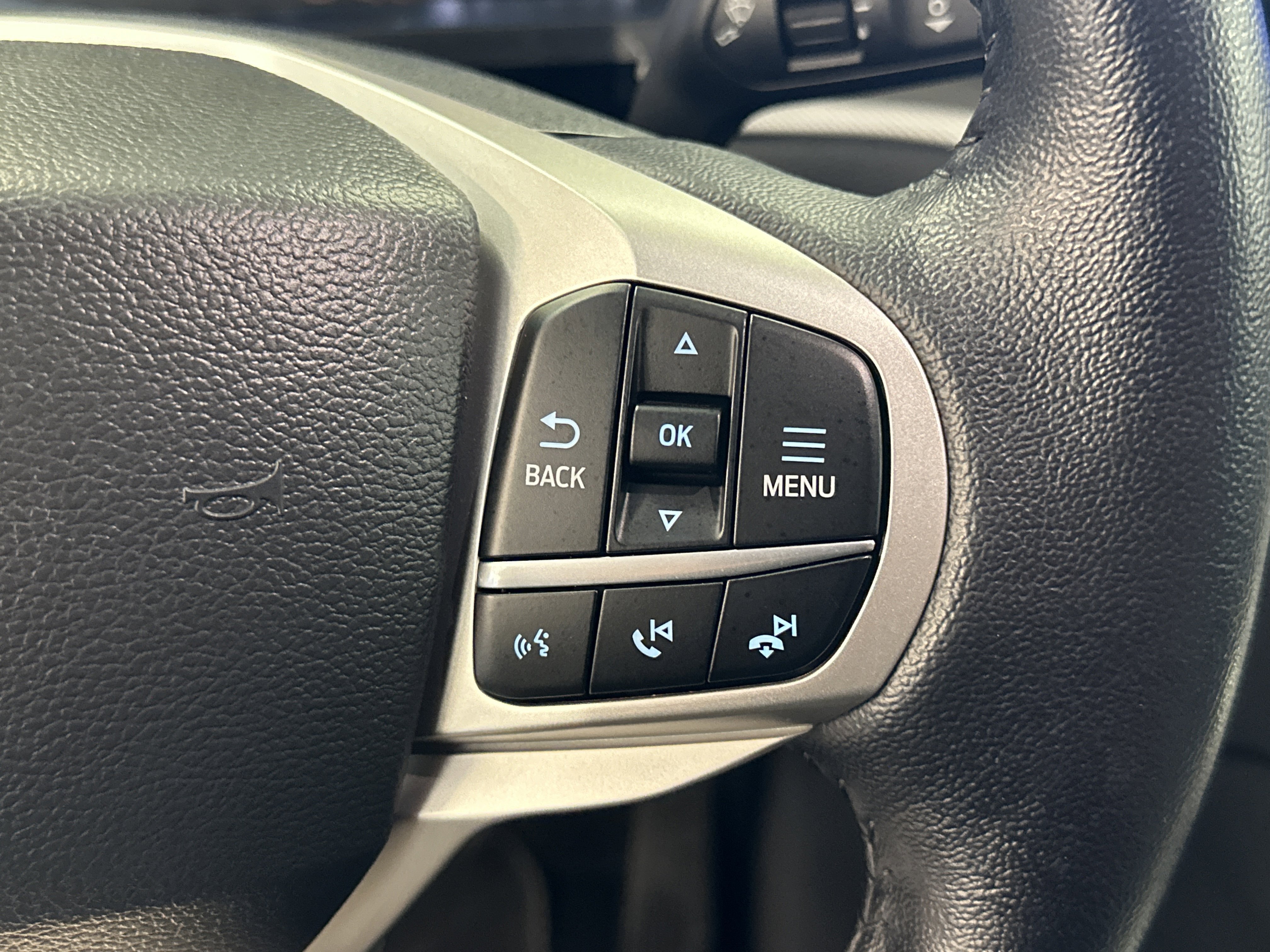 Certified 2022 Ford Explorer XLT w/ Equipment Group 202A image 35