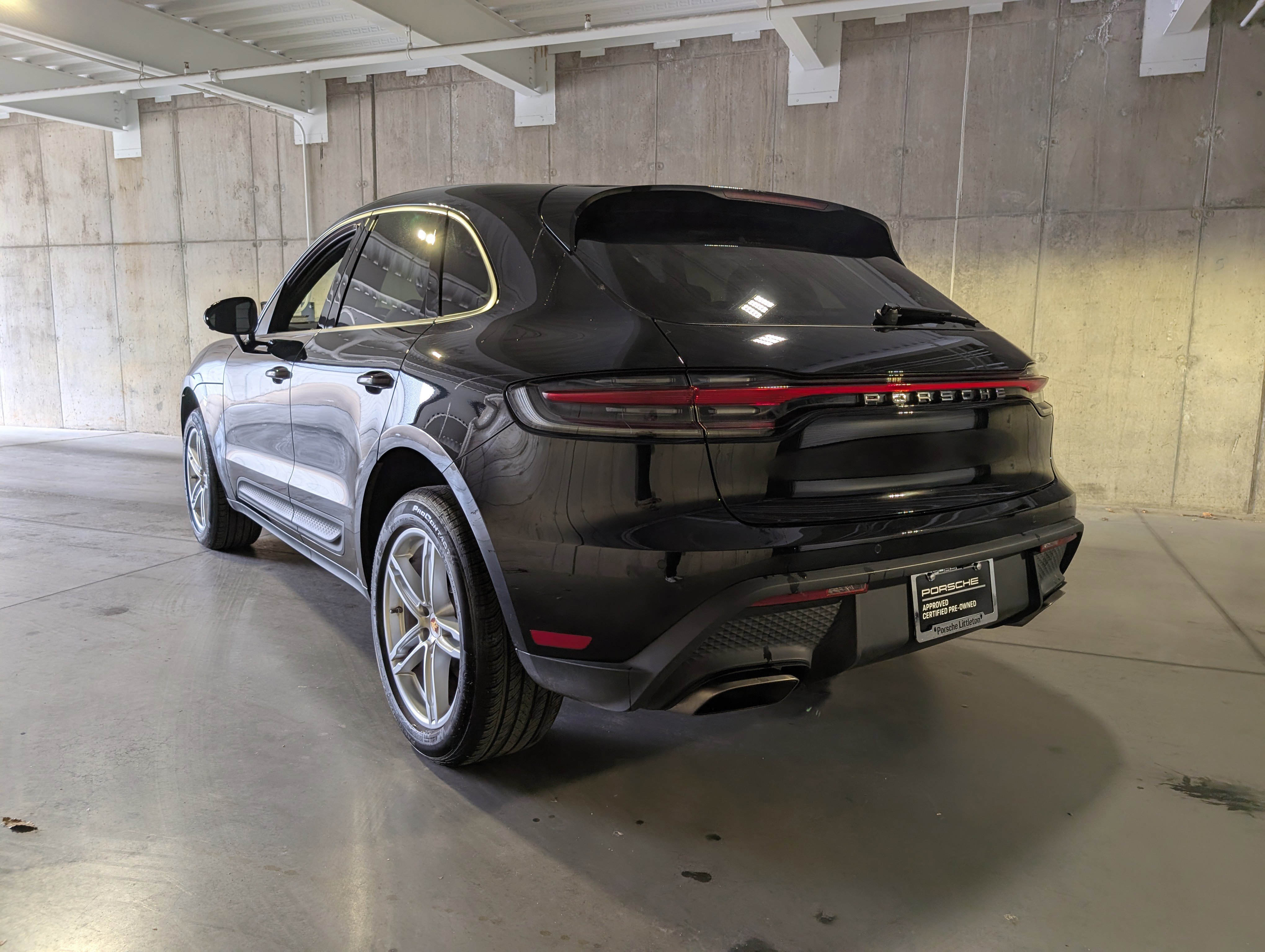 Used 2024 Porsche Macan image 3