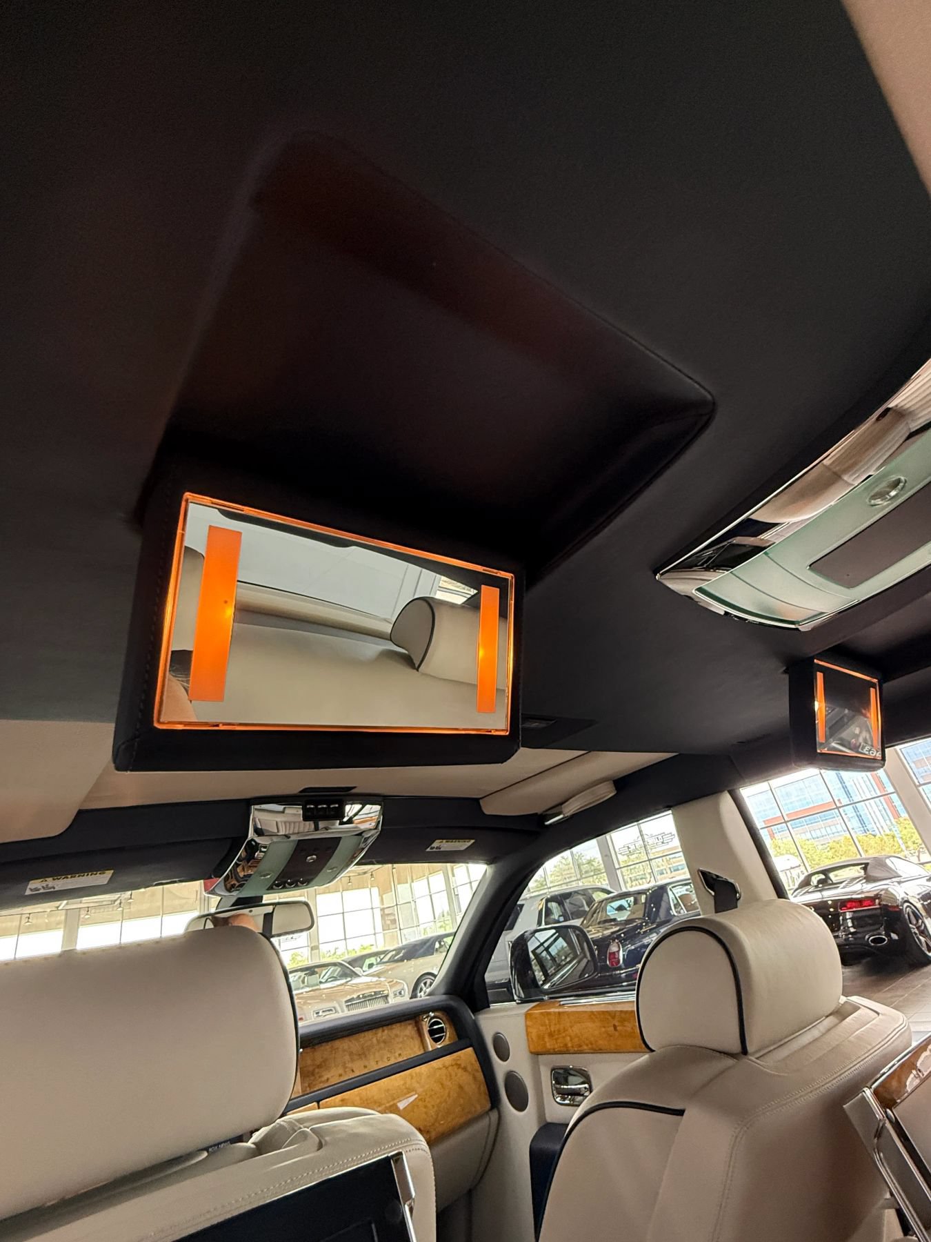 Used 2009 Rolls-Royce Phantom Sedan RWD image 34