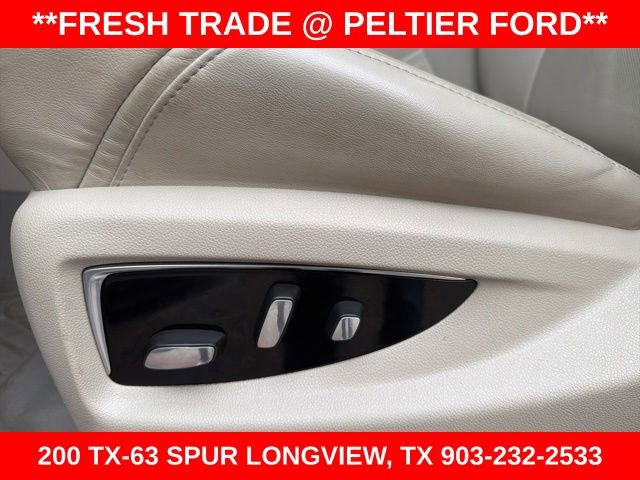 Used 2018 Cadillac Escalade Luxury AWD/4WD image 18
