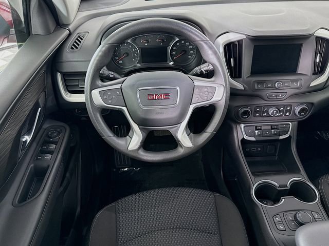 Used 2024 GMC Terrain SLE w/ Driver Convenience Package image 21