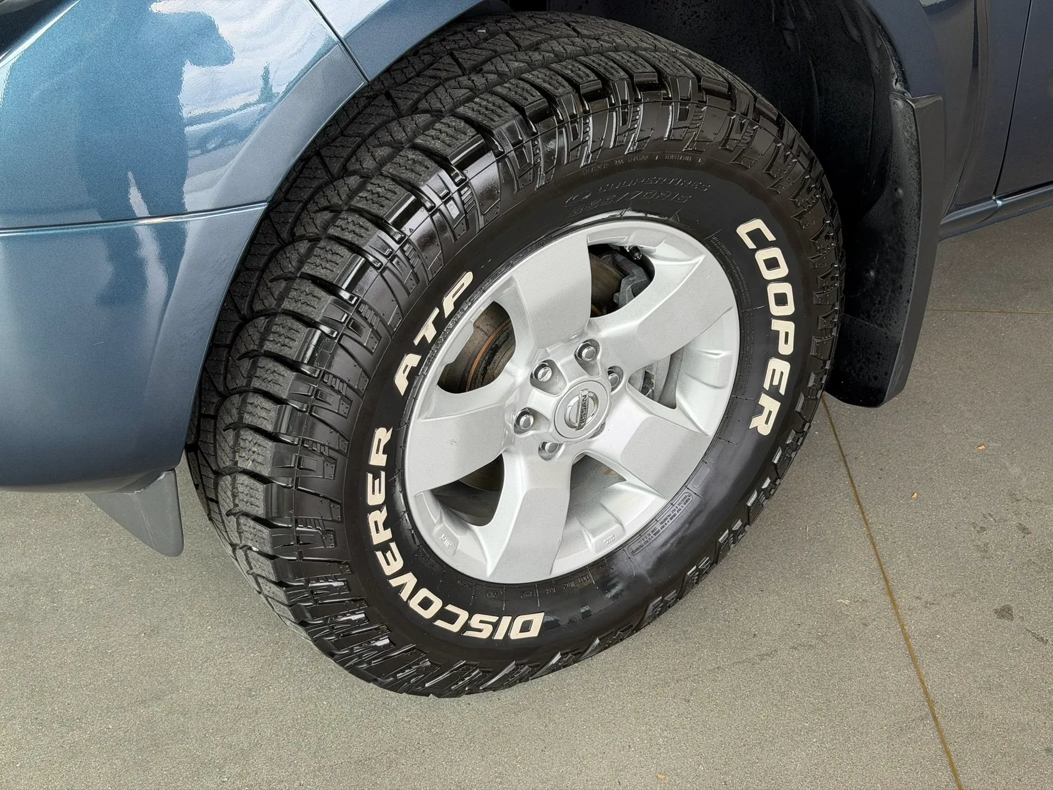 Used 2013 Nissan Frontier SV w/ SV Value Truck Pkg AWD/4WD image 9