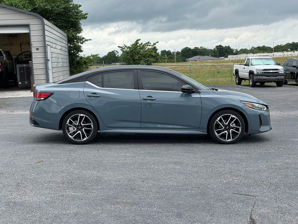 Used 2025 Nissan Sentra SR w/ SR Premium Package FWD image 4