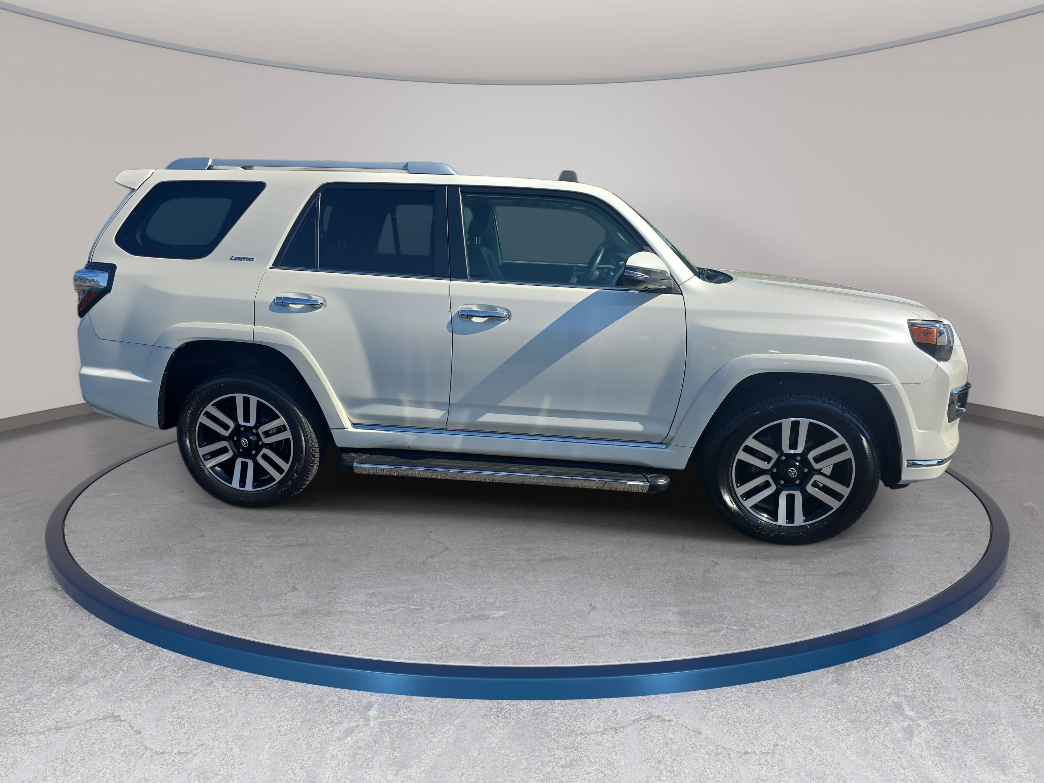 Used 2022 Toyota 4Runner Limited AWD/4WD image 4