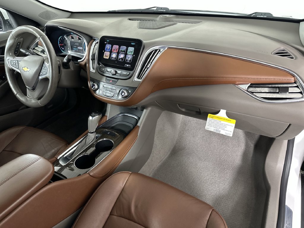 Used 2018 Chevrolet Malibu Premier FWD image 31