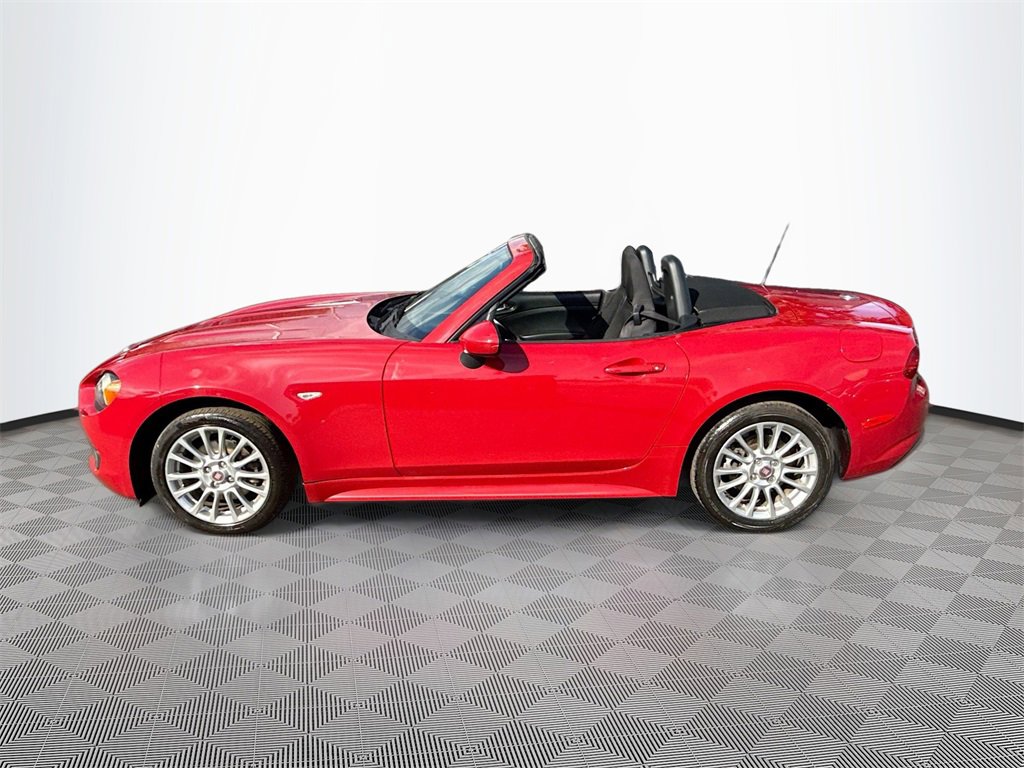 Used 2017 FIAT 124 Spider Classica image 9