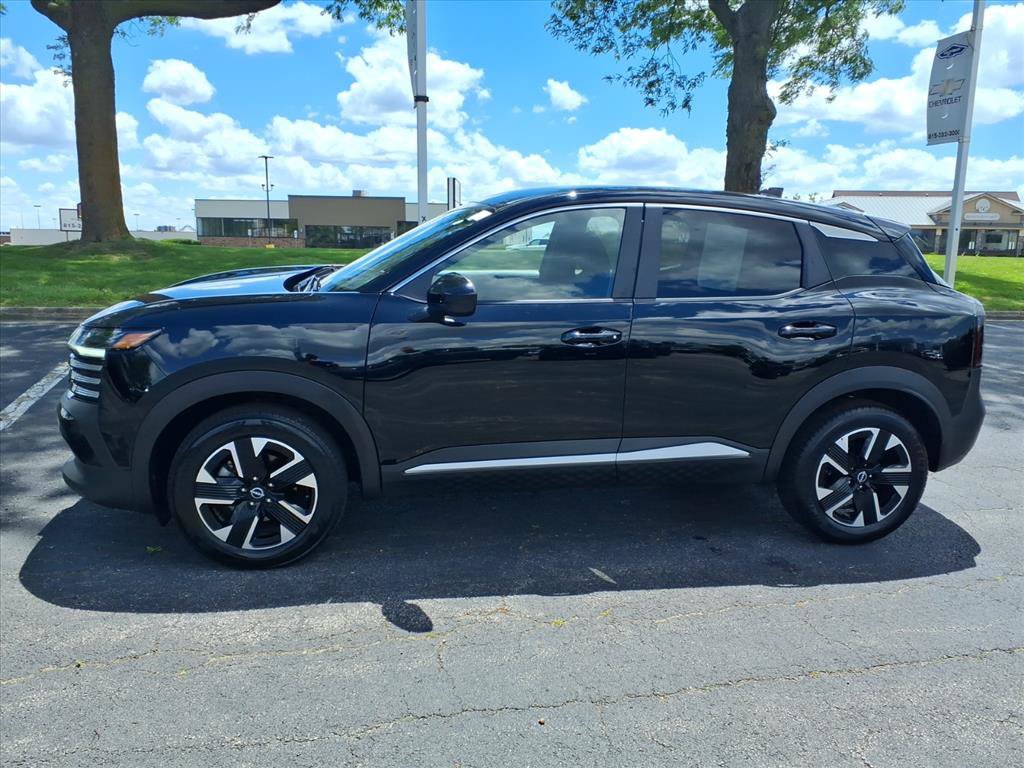Used 2025 Nissan Kicks SV AWD/4WD image 4