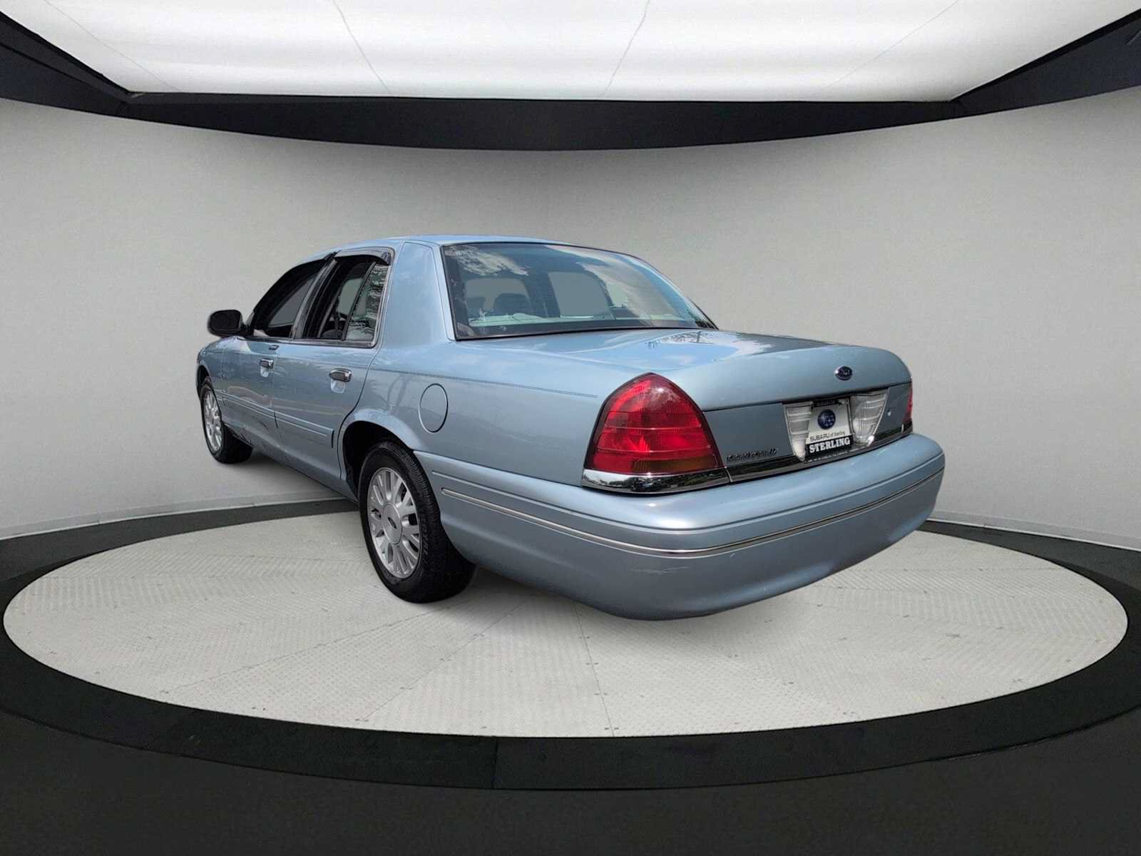 Used 2003 Ford Crown Victoria LX RWD image 6
