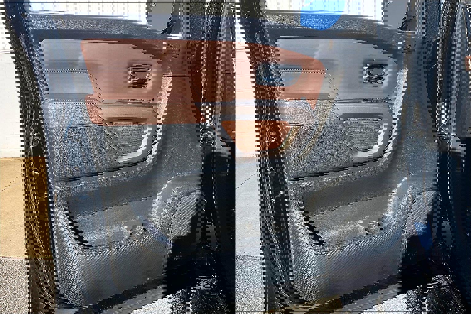 Used 2022 Nissan Titan Platinum Reserve w/ Moonroof Package image 28