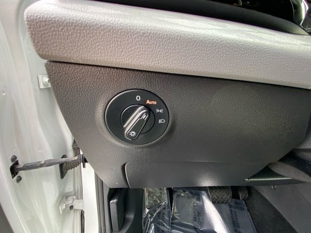 Used 2022 Volkswagen Taos S image 18