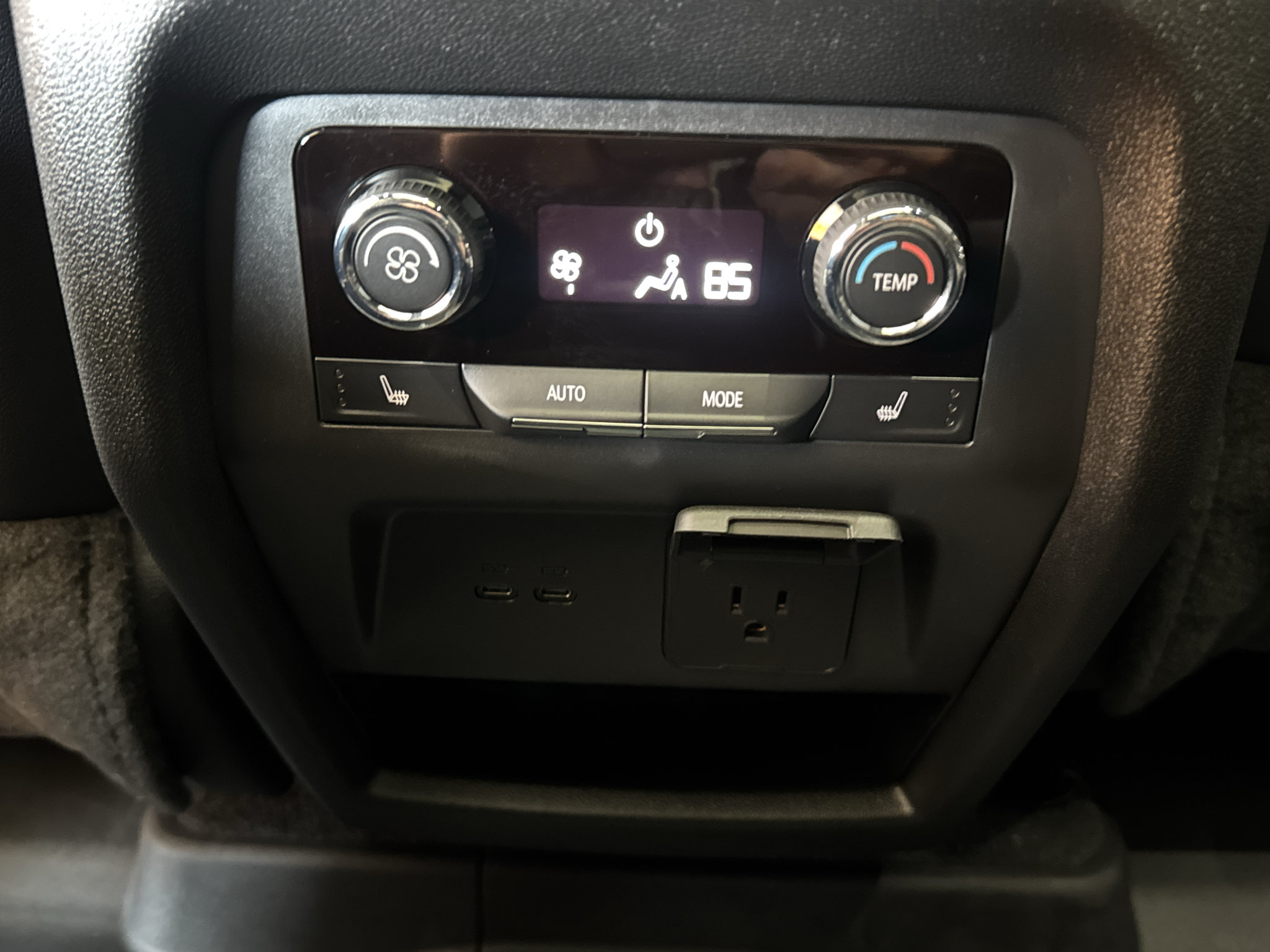 Used 2026 Chevrolet Traverse RS AWD/4WD image 14