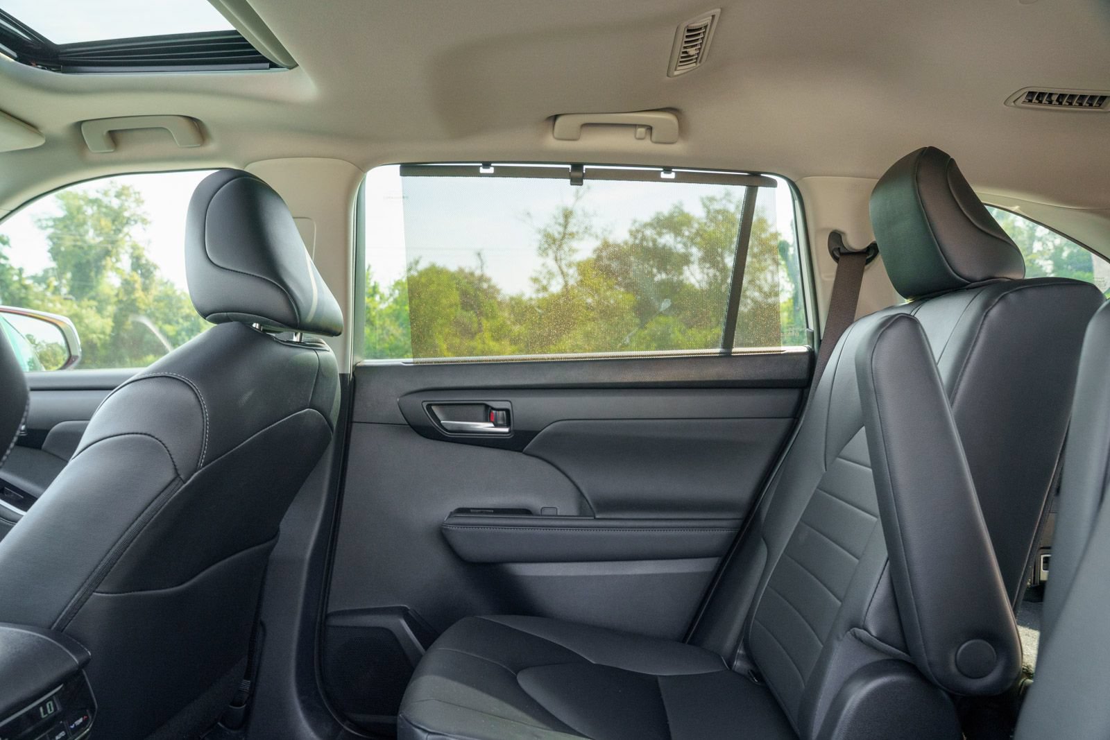 Used 2023 Toyota Highlander XLE FWD image 20