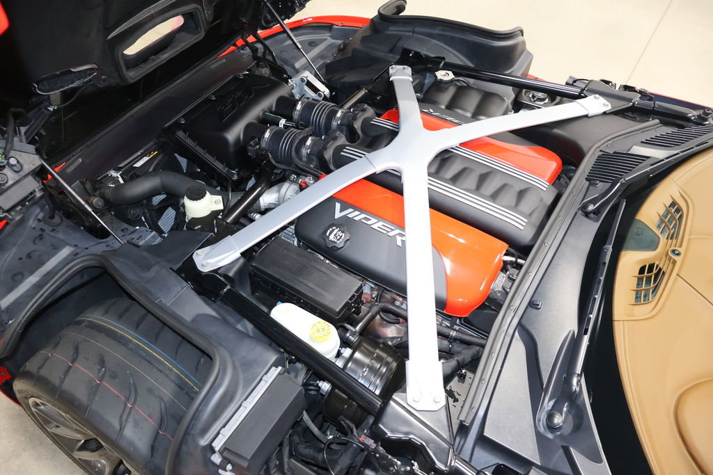 Used 2013 SRT Viper GTS w/ GTS Laguna Interior Pkg image 38