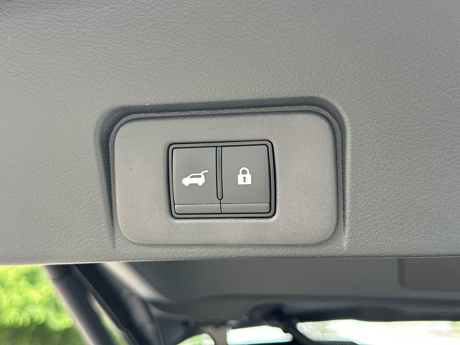 Certified 2024 Nissan Rogue SL FWD image 17