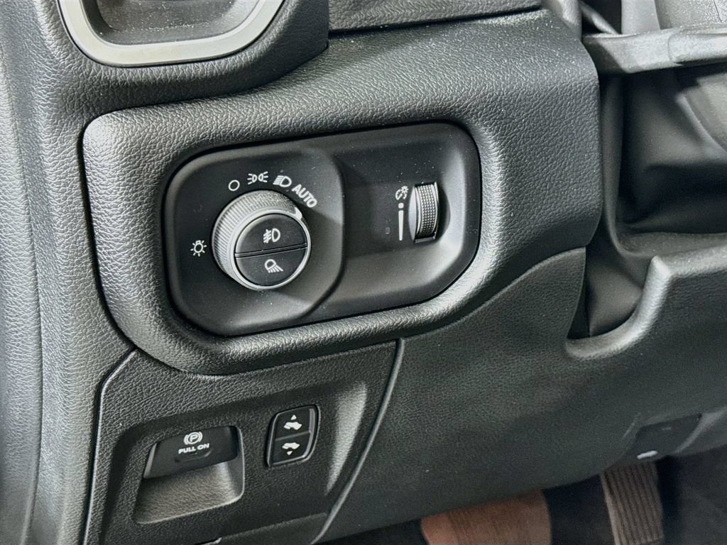 Used 2022 RAM 1500 Big Horn AWD/4WD image 10