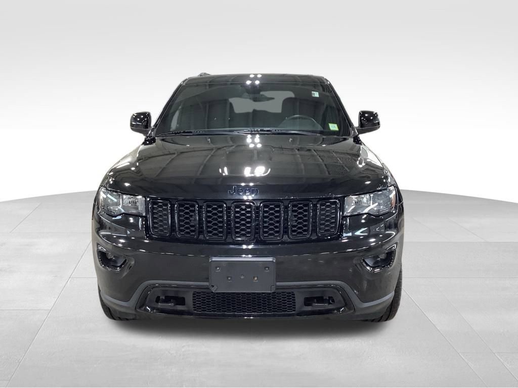 Used 2018 Jeep Grand Cherokee Laredo image 3