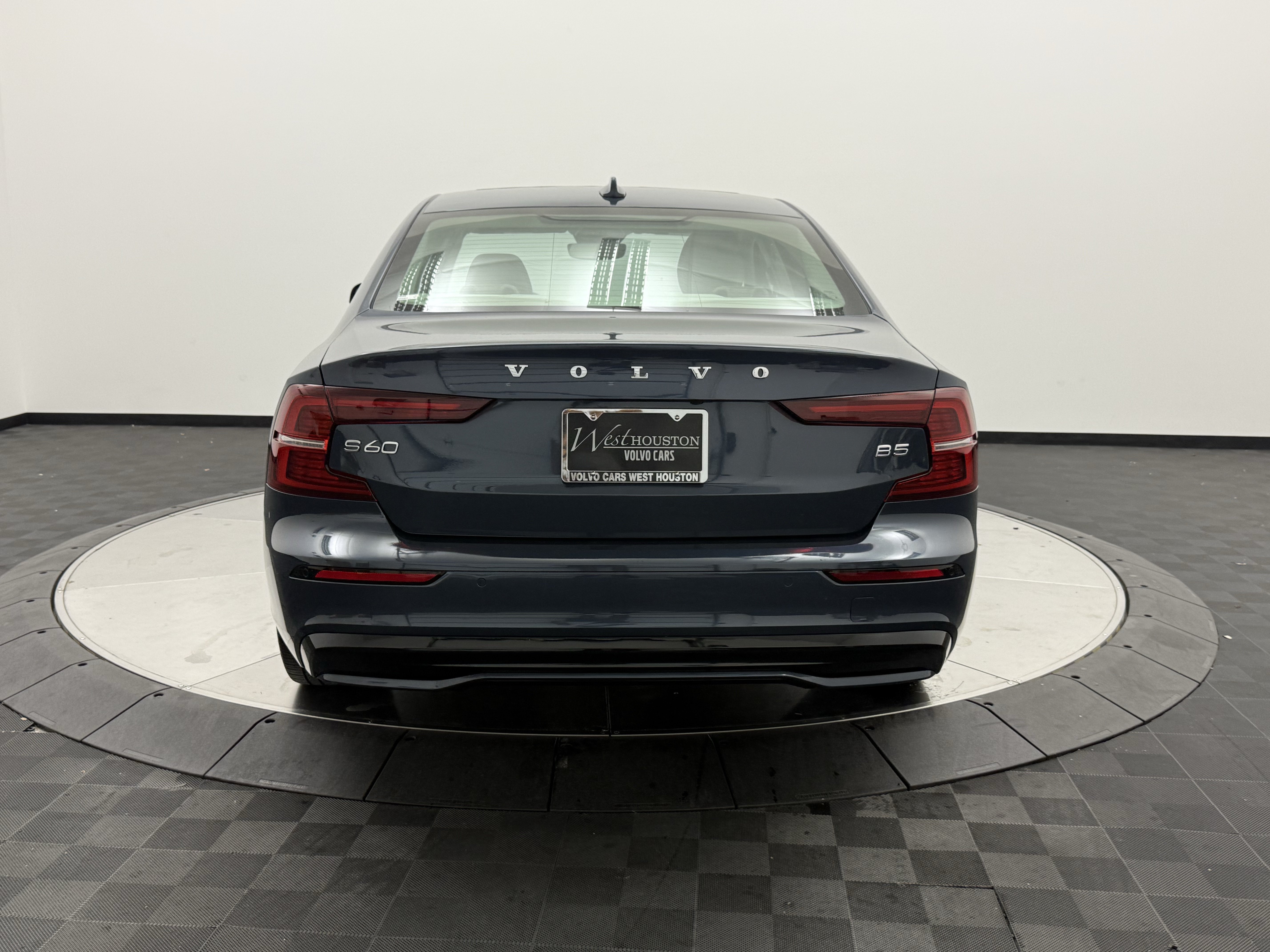 Certified 2024 Volvo S60 B5 Plus FWD image 6