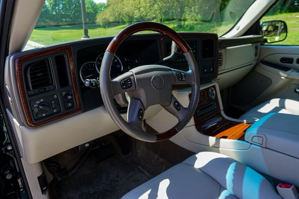 Used 2003 Cadillac Escalade AWD image 8