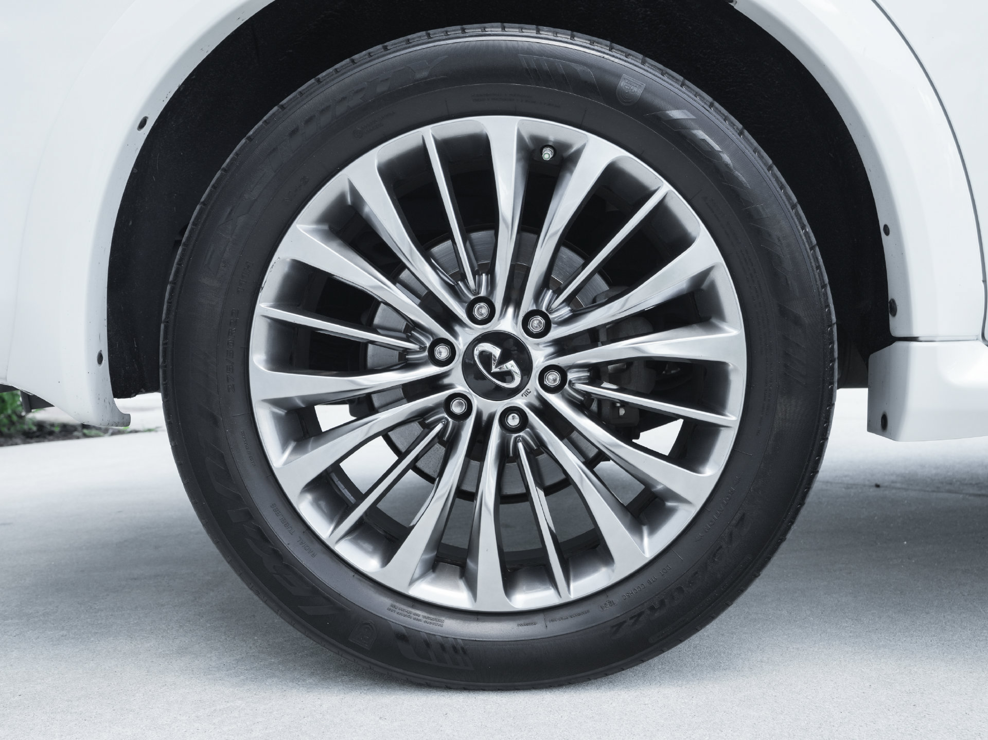 Used 2019 INFINITI QX80 Luxe w/ 22" Wheel Package RWD image 22