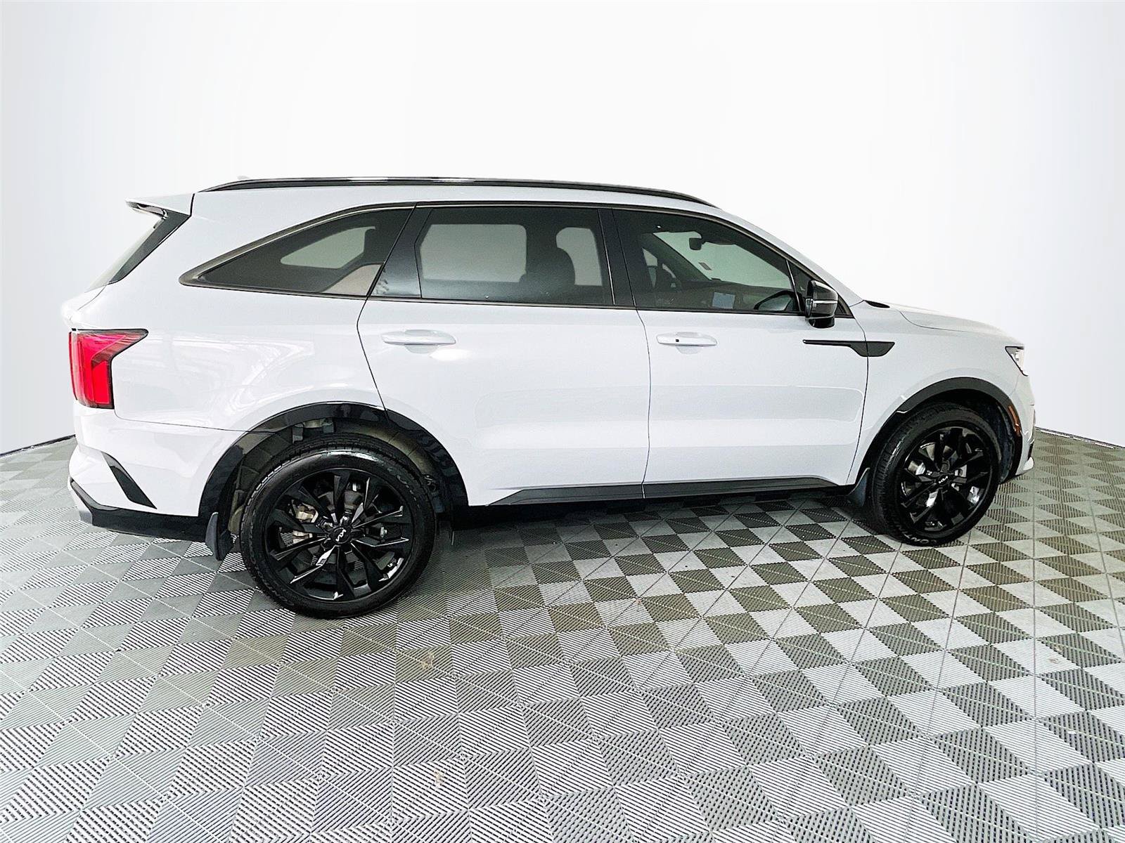 Used 2023 Kia Sorento SX AWD/4WD image 10