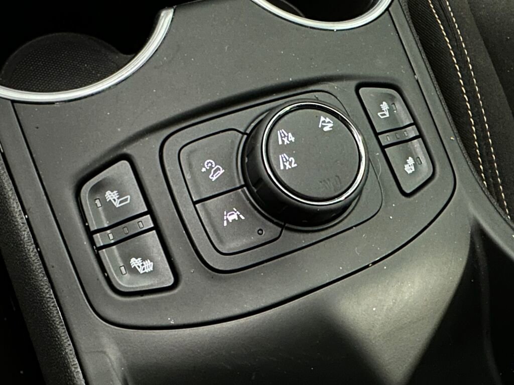 Used 2020 GMC Terrain SLE w/ Driver Convenience Package image 15