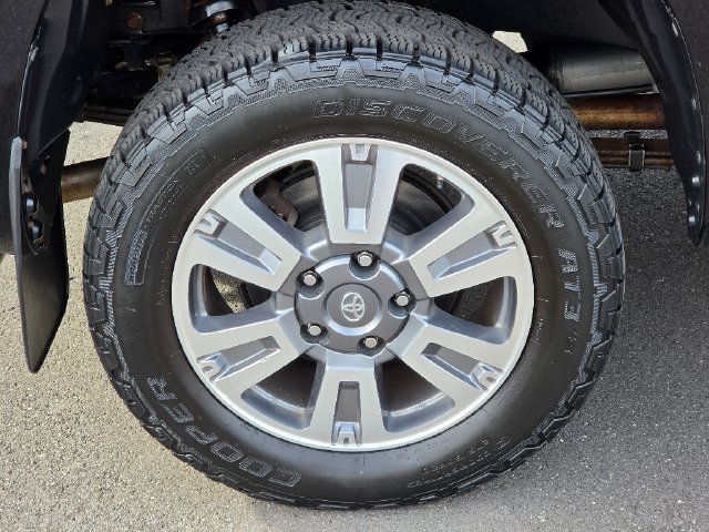Used 2020 Toyota Tundra Platinum AWD/4WD image 12